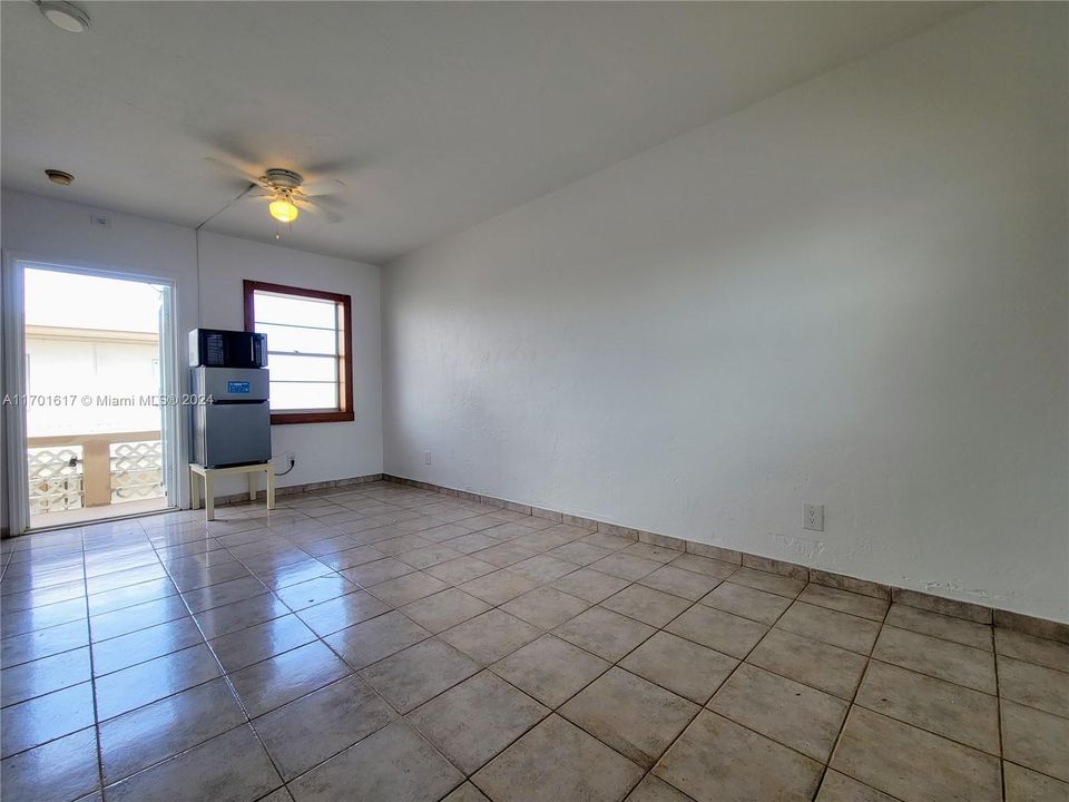 For Sale: $395,000 (2 beds, 2 baths, 650 Square Feet)