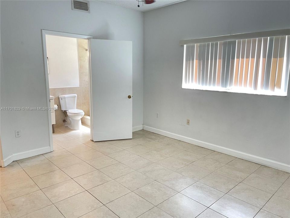 For Rent: $2,175 (2 beds, 2 baths, 858 Square Feet)