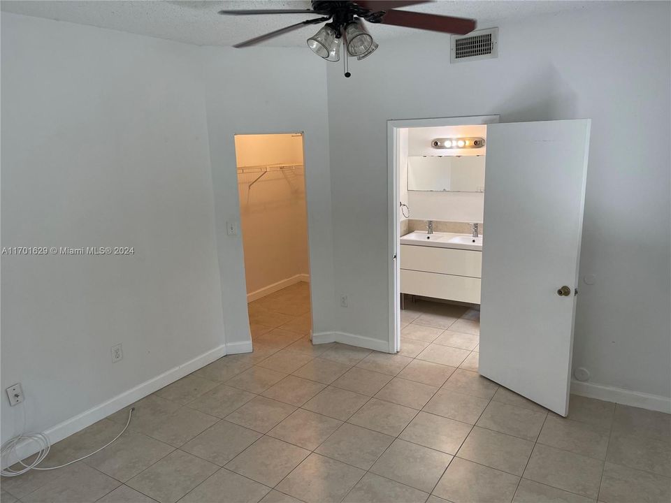 For Rent: $2,175 (2 beds, 2 baths, 858 Square Feet)