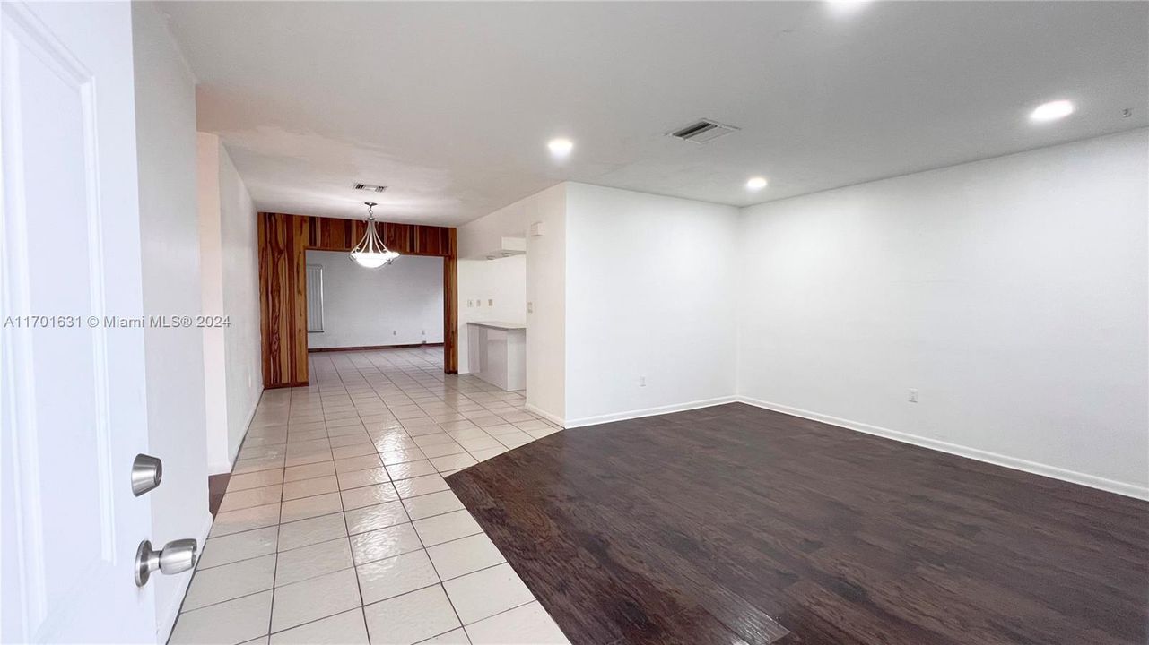 Active With Contract: $4,000 (3 beds, 2 baths, 1602 Square Feet)