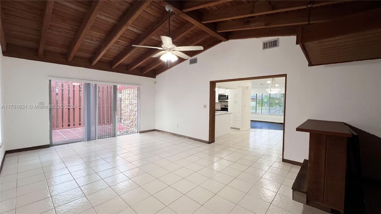 Active With Contract: $4,000 (3 beds, 2 baths, 1602 Square Feet)