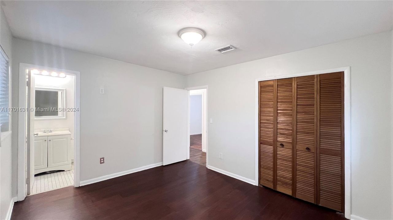 Active With Contract: $4,000 (3 beds, 2 baths, 1602 Square Feet)