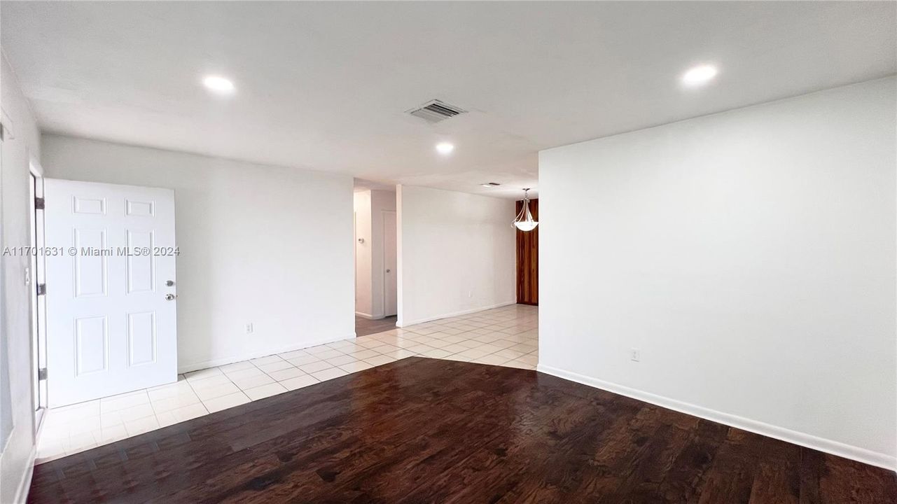 Active With Contract: $4,000 (3 beds, 2 baths, 1602 Square Feet)