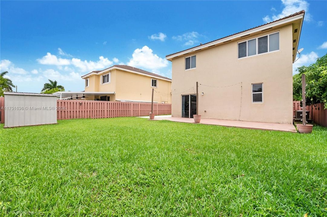 For Sale: $575,000 (3 beds, 2 baths, 1652 Square Feet)