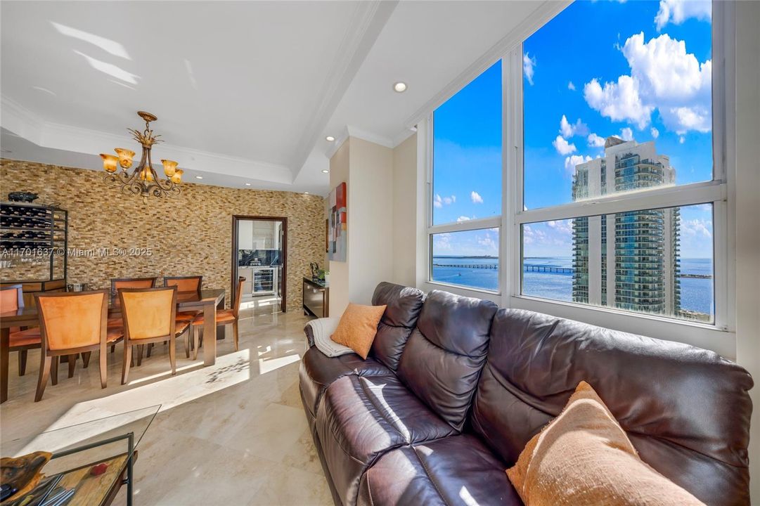 For Sale: $1,300,000 (2 beds, 2 baths, 1510 Square Feet)