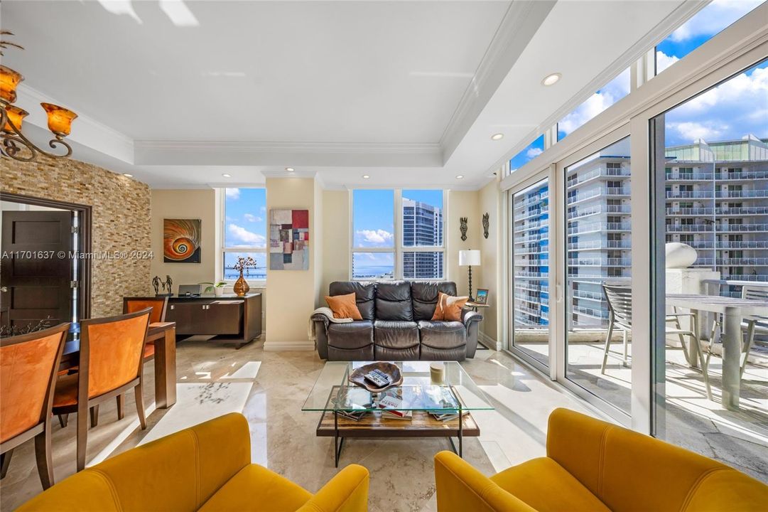 For Sale: $1,300,000 (2 beds, 2 baths, 1510 Square Feet)