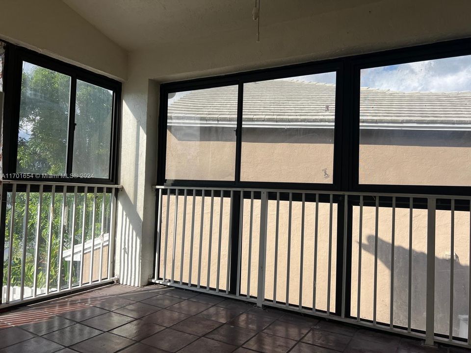 Master Bedroom - Balcony