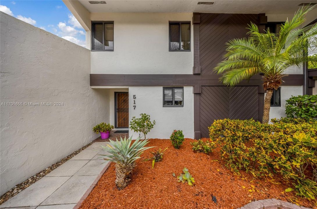 Front door patio and entrance to unit