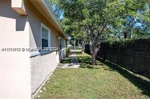 Active With Contract: $1,800 (2 beds, 1 baths, 1560 Square Feet)