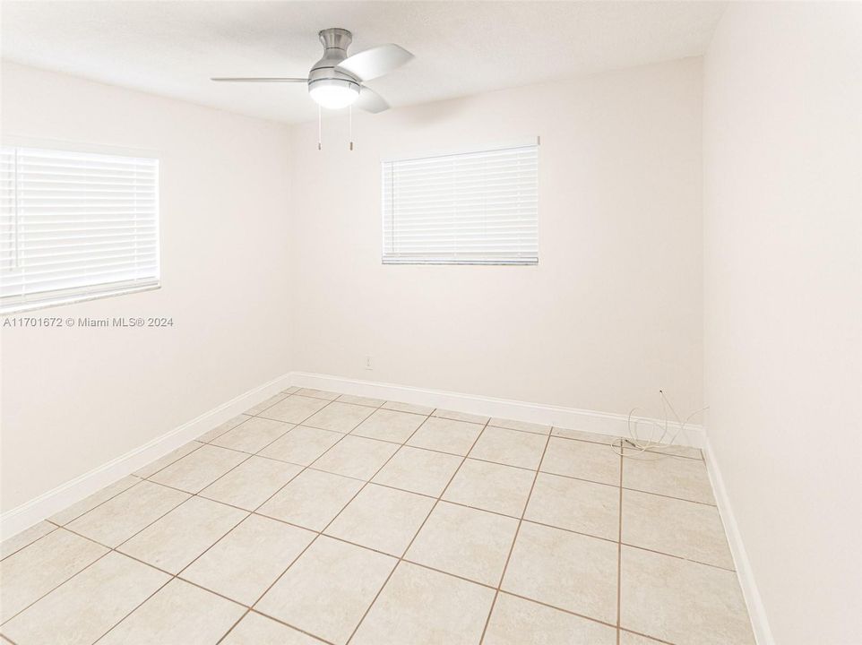 Active With Contract: $1,800 (2 beds, 1 baths, 1560 Square Feet)