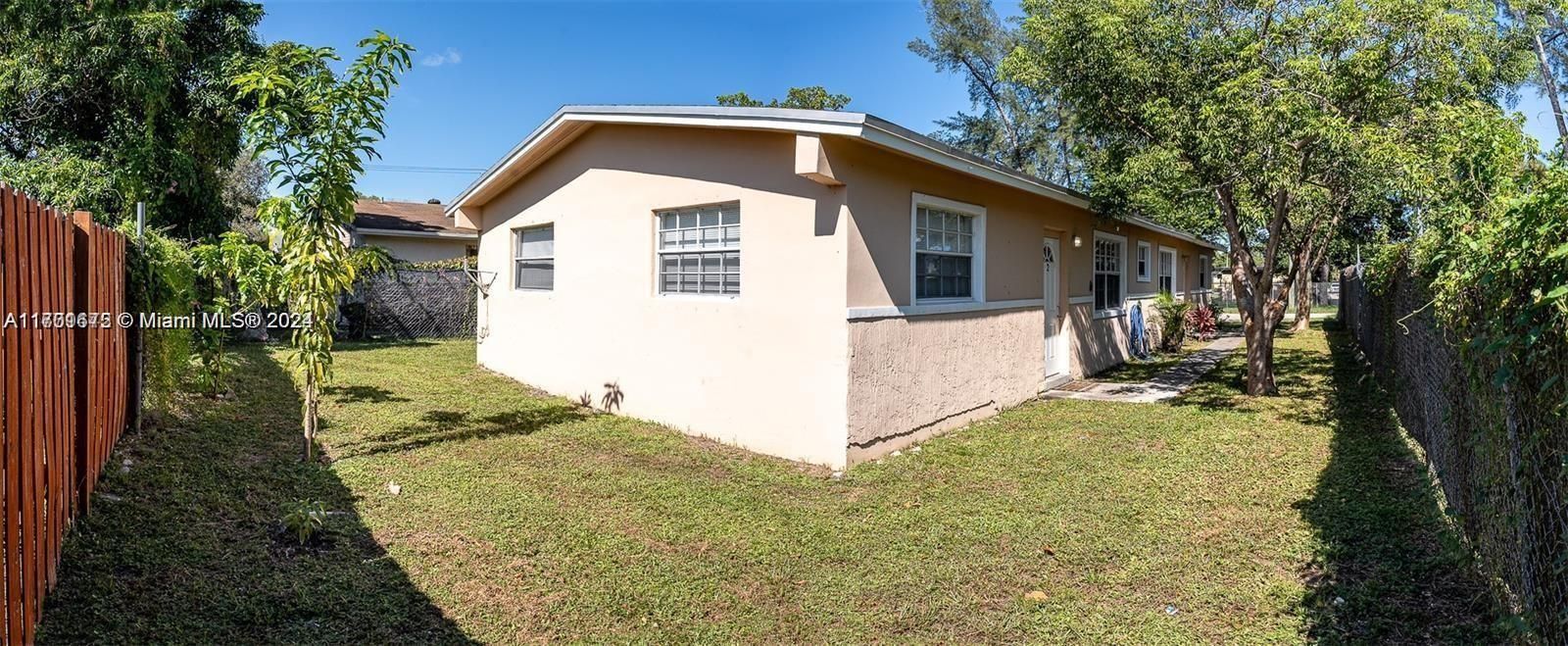 Active With Contract: $1,800 (2 beds, 1 baths, 1560 Square Feet)