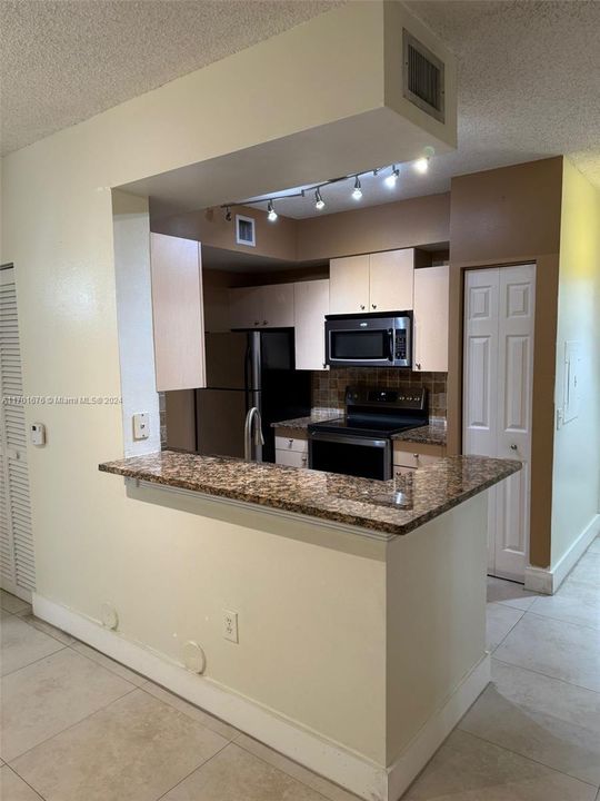 Recently Rented: $2,150 (1 beds, 1 baths, 850 Square Feet)