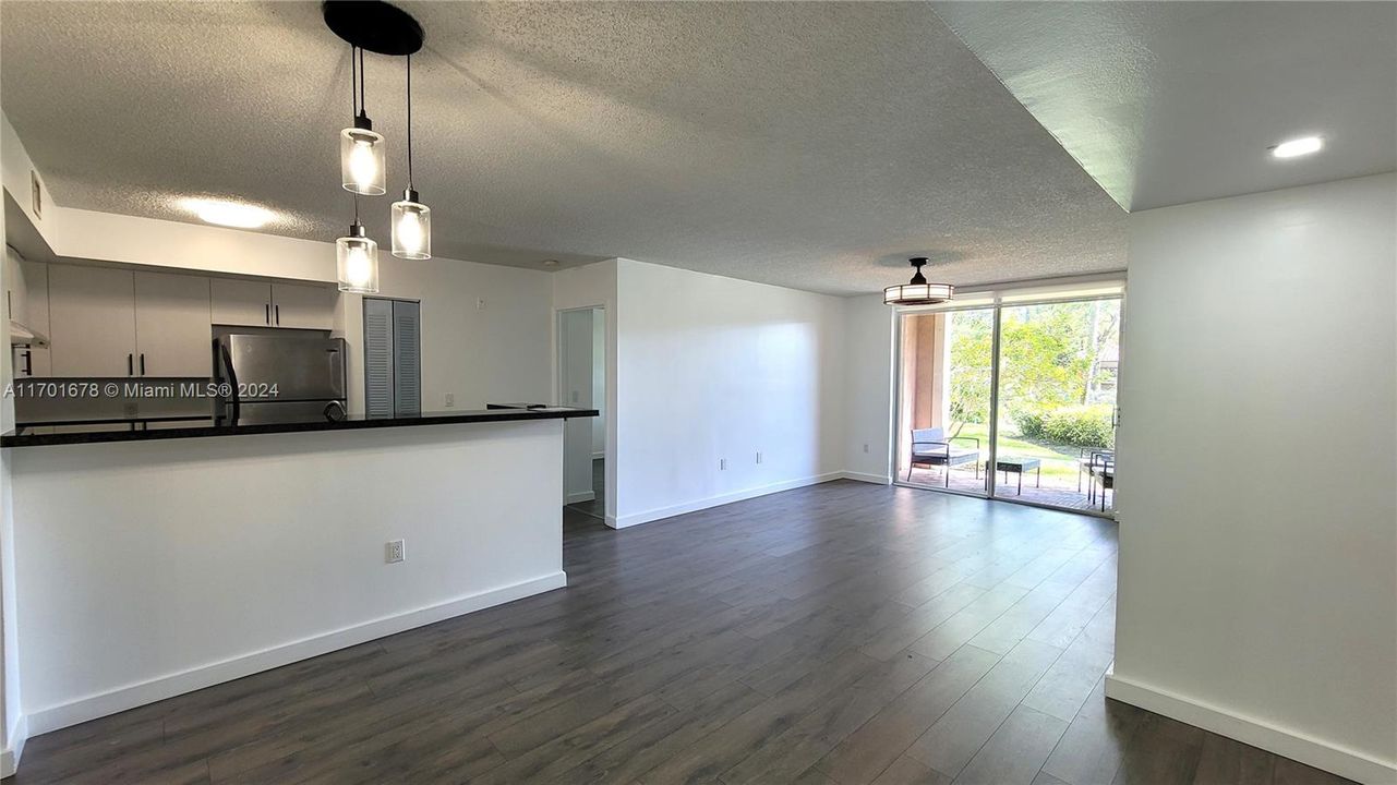 For Rent: $2,500 (2 beds, 2 baths, 983 Square Feet)