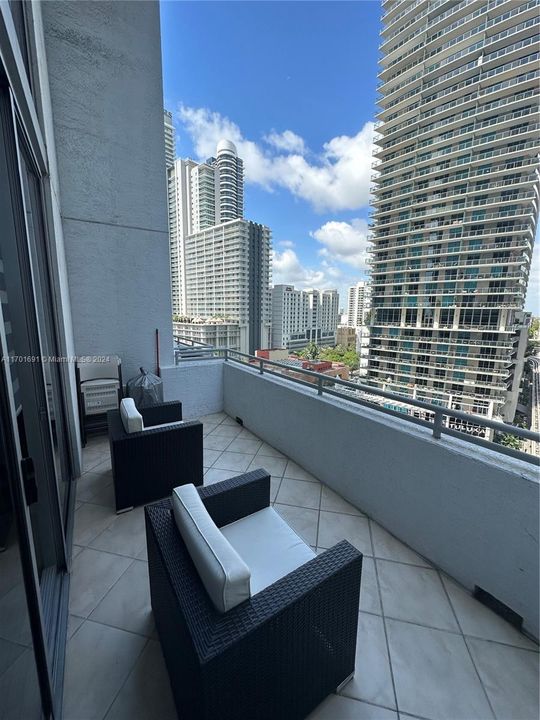 Recently Rented: $3,600 (1 beds, 2 baths, 1000 Square Feet)