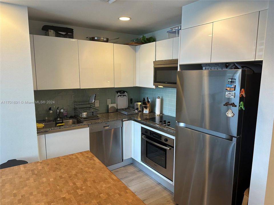 Recently Rented: $3,600 (1 beds, 2 baths, 1000 Square Feet)