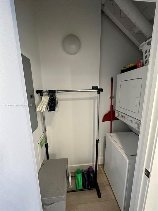 Recently Rented: $3,600 (1 beds, 2 baths, 1000 Square Feet)