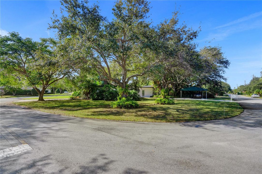 For Sale: $1,055,000 (4 beds, 3 baths, 2051 Square Feet)