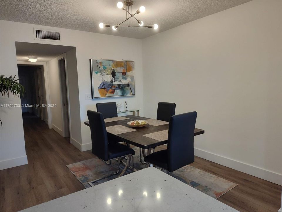 For Sale: $227,000 (2 beds, 2 baths, 1186 Square Feet)