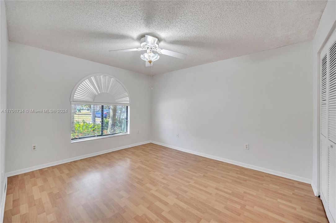 Active With Contract: $4,000 (4 beds, 2 baths, 2185 Square Feet)