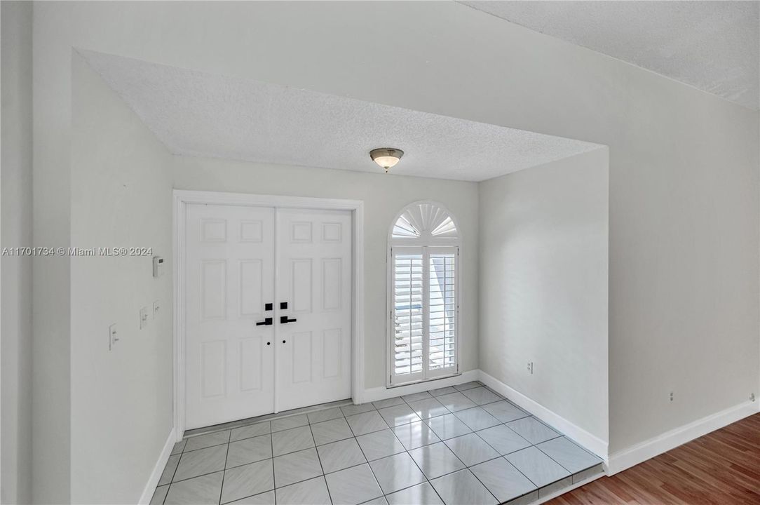 Active With Contract: $4,000 (4 beds, 2 baths, 2185 Square Feet)