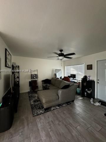 For Sale: $379,500 (3 beds, 2 baths, 1140 Square Feet)