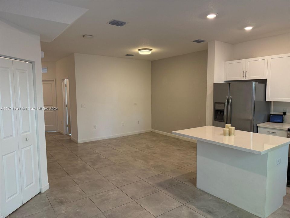 For Rent: $3,100 (3 beds, 3 baths, 1320 Square Feet)