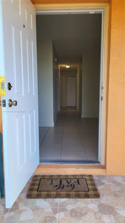 For Rent: $1,900 (3 beds, 2 baths, 1040 Square Feet)