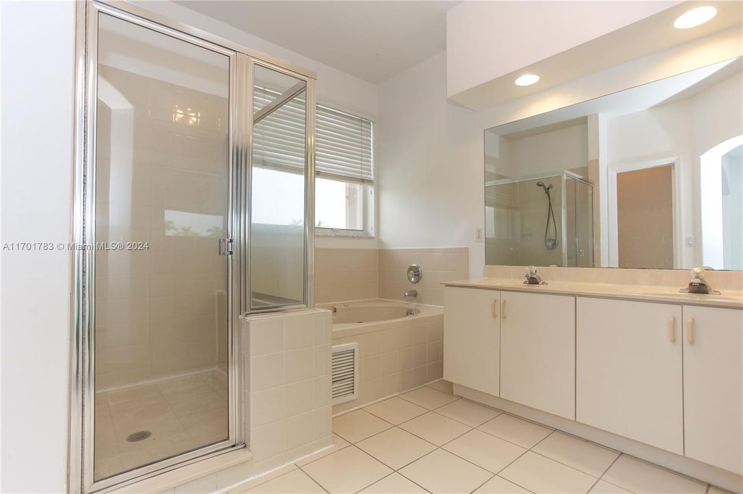 Recently Rented: $4,400 (4 beds, 2 baths, 2109 Square Feet)