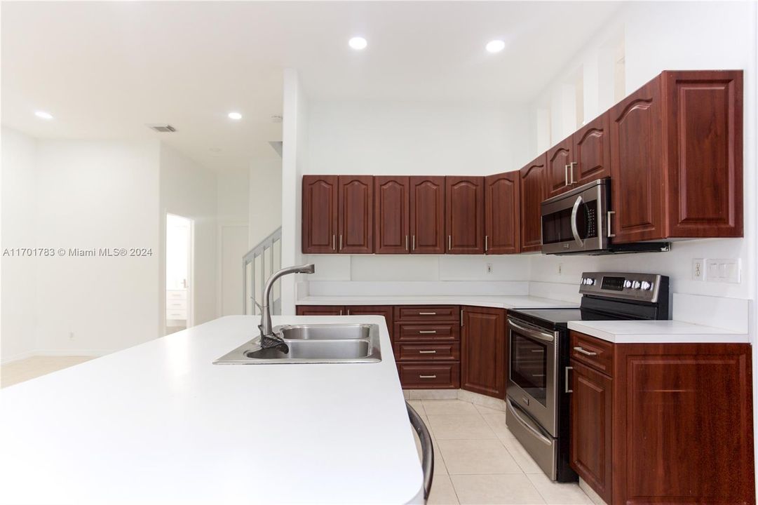 Recently Rented: $4,400 (4 beds, 2 baths, 2109 Square Feet)