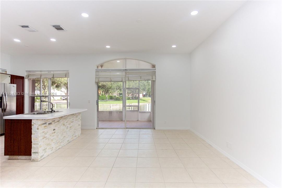 Recently Rented: $4,400 (4 beds, 2 baths, 2109 Square Feet)