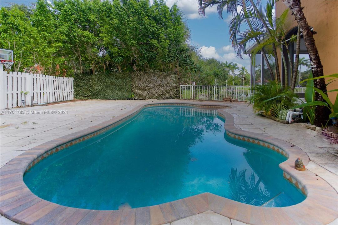 Recently Rented: $4,400 (4 beds, 2 baths, 2109 Square Feet)