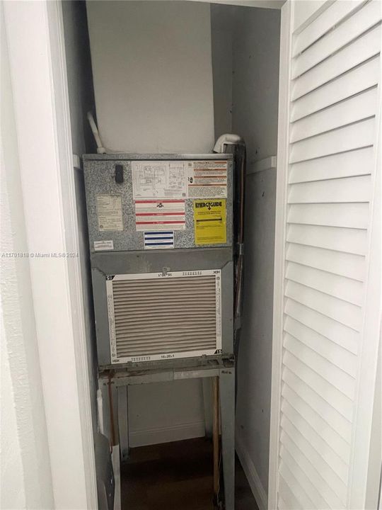 AIR CONDITIONNER UNIT