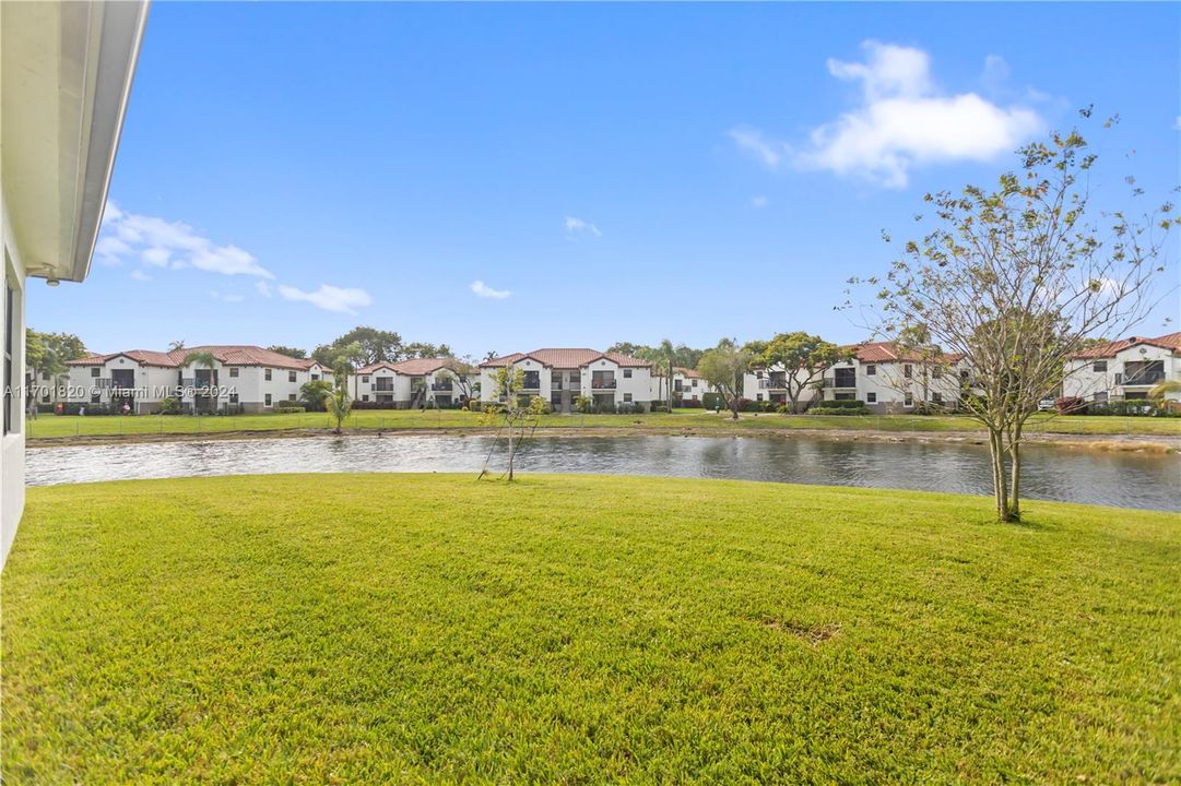 For Sale: $888,000 (3 beds, 2 baths, 2589 Square Feet)