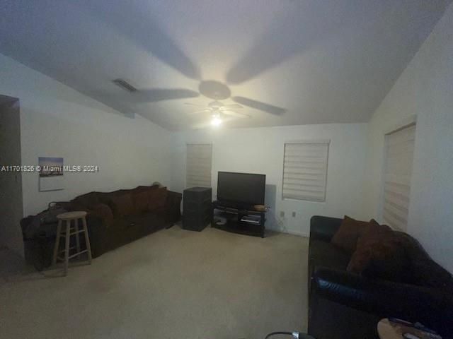 For Sale: $400,000 (3 beds, 1 baths, 1118 Square Feet)