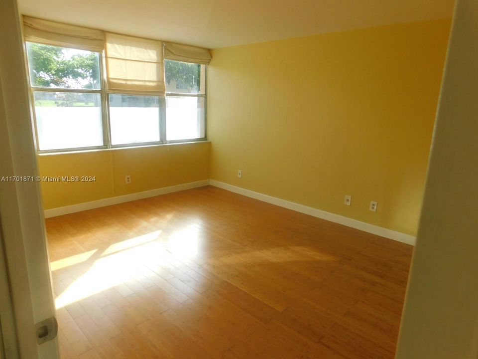 For Sale: $130,000 (3 beds, 2 baths, 1483 Square Feet)