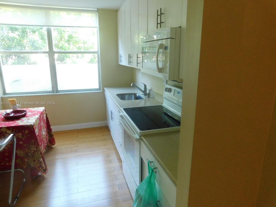 For Sale: $130,000 (3 beds, 2 baths, 1483 Square Feet)