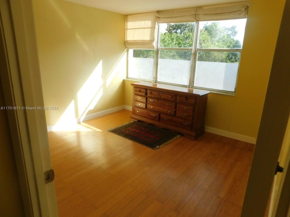 For Sale: $130,000 (3 beds, 2 baths, 1483 Square Feet)