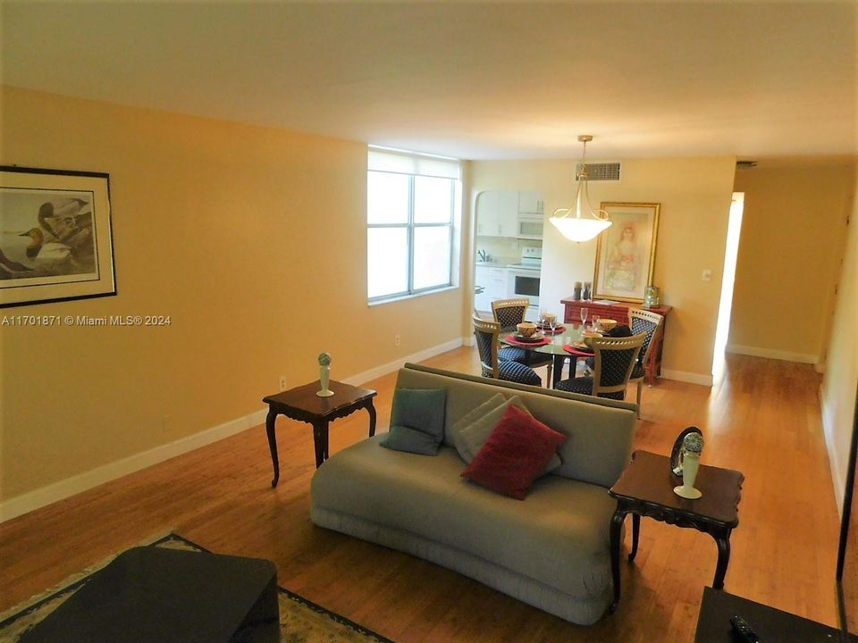 For Sale: $130,000 (3 beds, 2 baths, 1483 Square Feet)