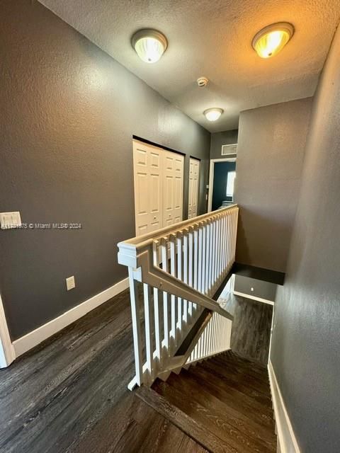 For Rent: $2,700 (2 beds, 1 baths, 1214 Square Feet)