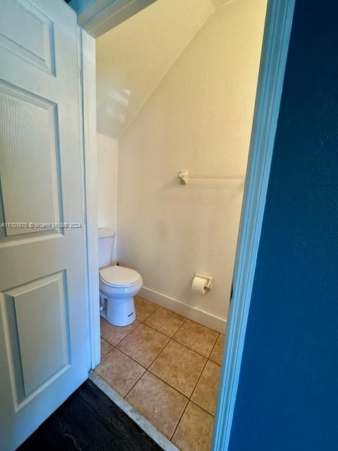 For Rent: $2,700 (2 beds, 1 baths, 1214 Square Feet)