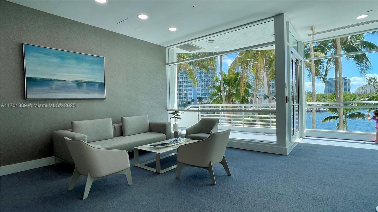 Недавно продано: $160,000 (1 спален, 1 ванн, 639 Квадратных фут)