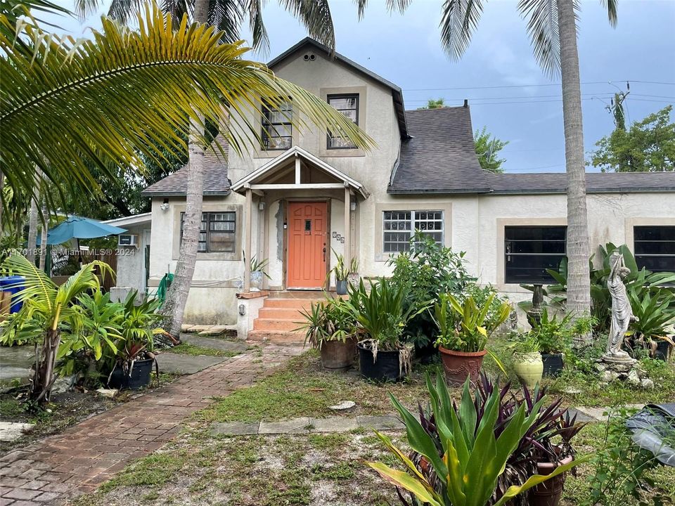 For Sale: $1,250,000 (4 beds, 2 baths, 2809 Square Feet)