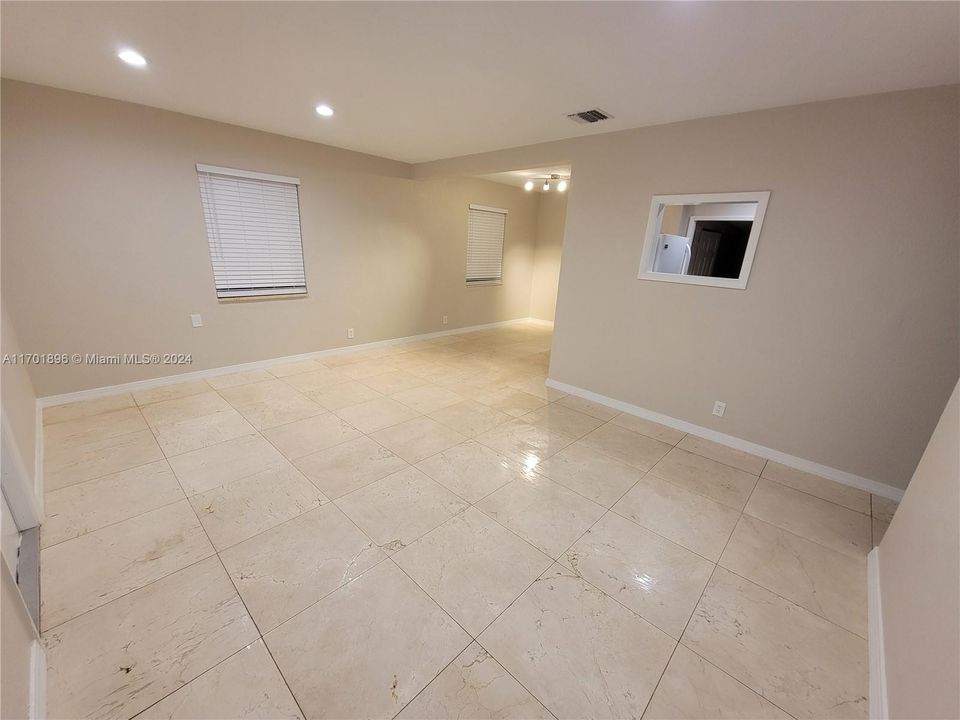 Active With Contract: $2,200 (3 beds, 1 baths, 1224 Square Feet)