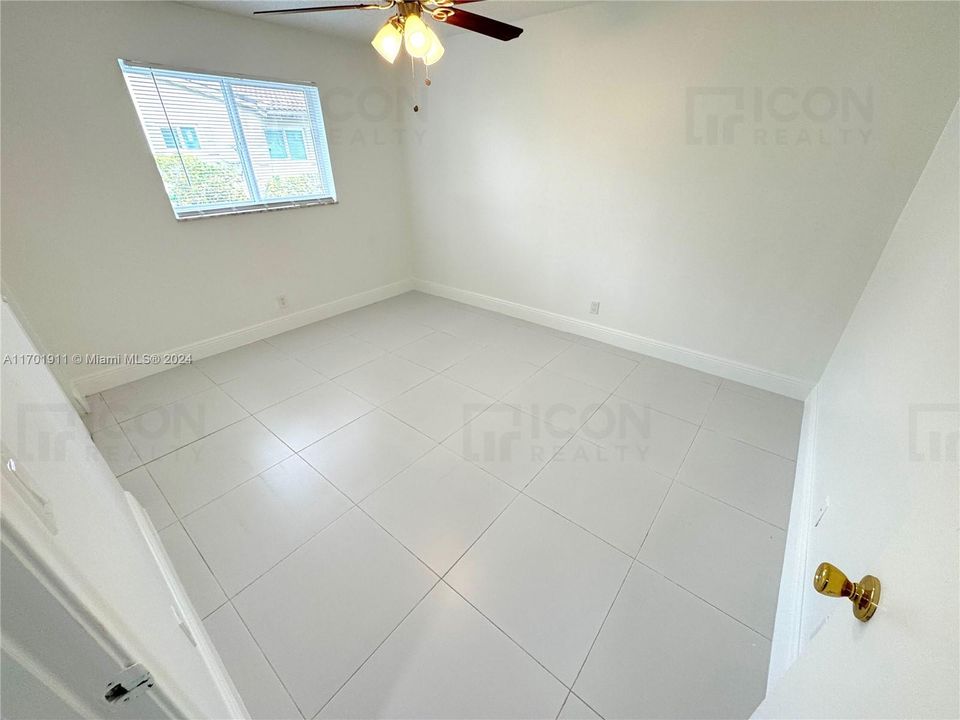 For Rent: $2,995 (3 beds, 2 baths, 1400 Square Feet)