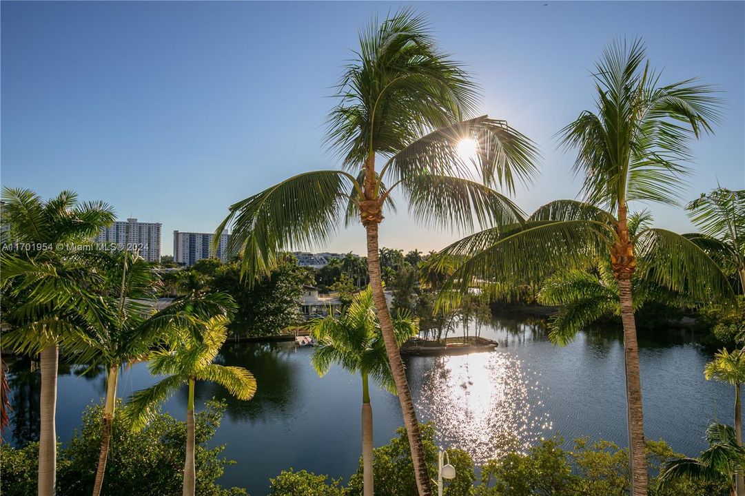 For Sale: $1,829,900 (3 beds, 3 baths, 2144 Square Feet)