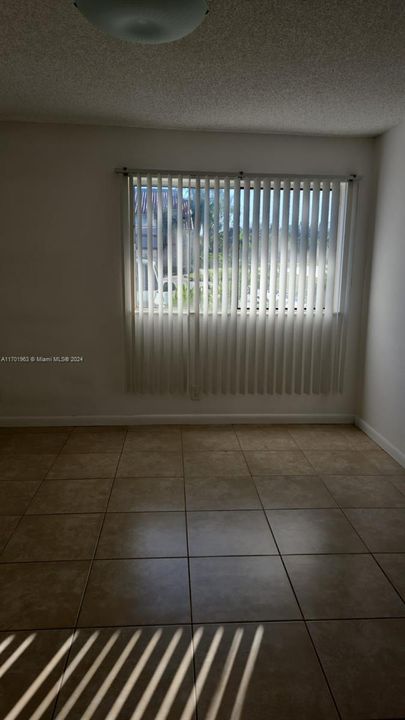 For Rent: $1,900 (2 beds, 2 baths, 1027 Square Feet)