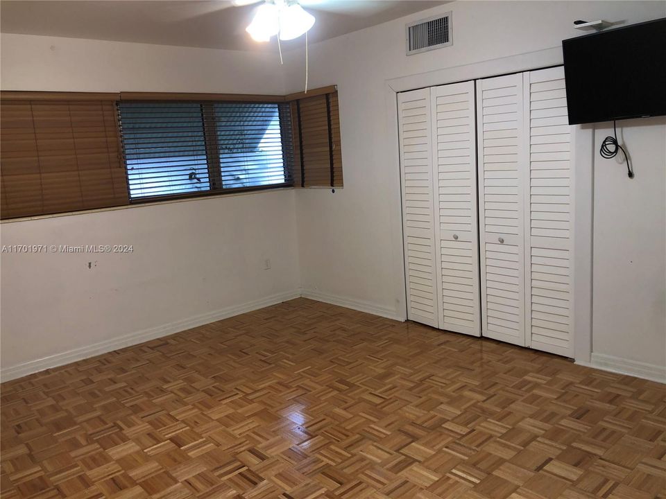 For Rent: $5,800 (3 beds, 2 baths, 2203 Square Feet)