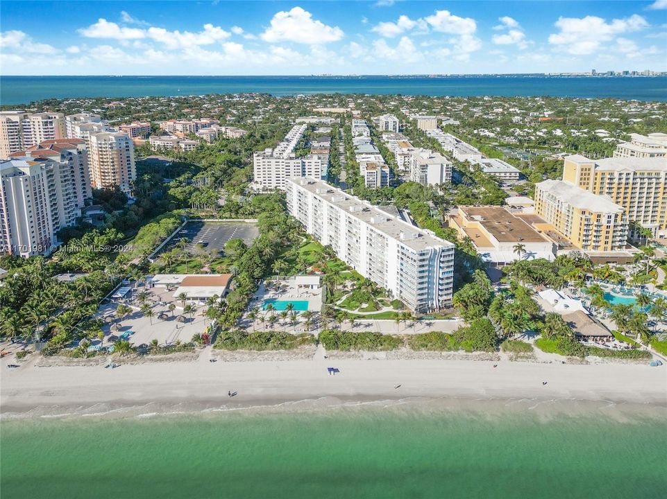 For Sale: $2,325,000 (3 beds, 3 baths, 1772 Square Feet)