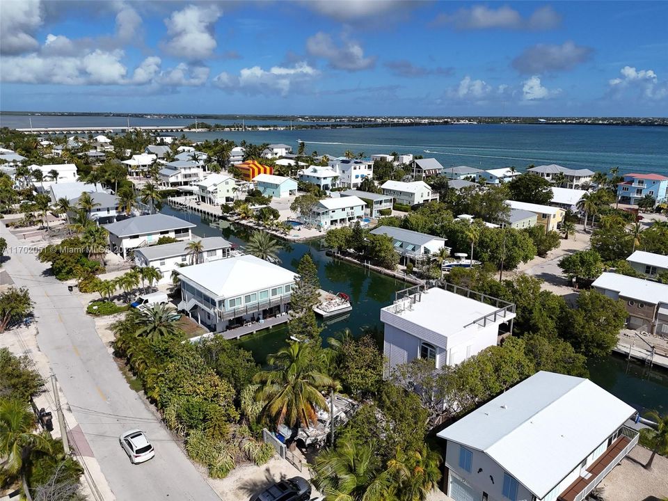 For Sale: $1,950,000 (3 beds, 2 baths, 1248 Square Feet)