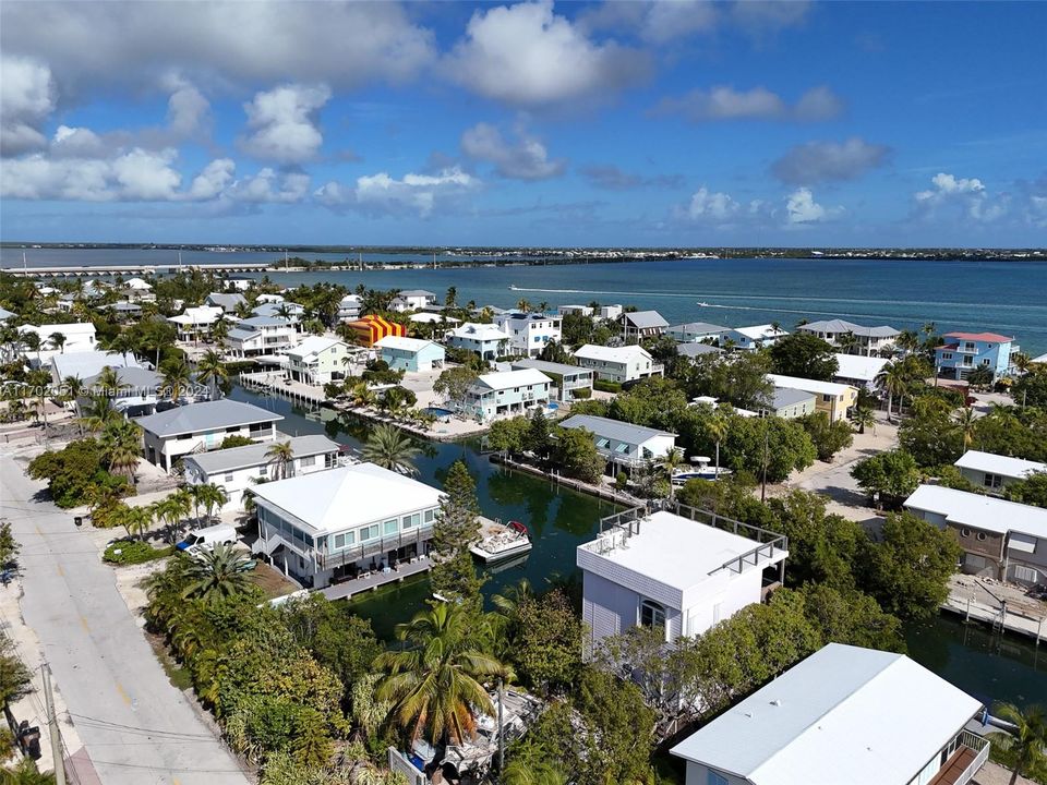 For Sale: $1,950,000 (3 beds, 2 baths, 1248 Square Feet)